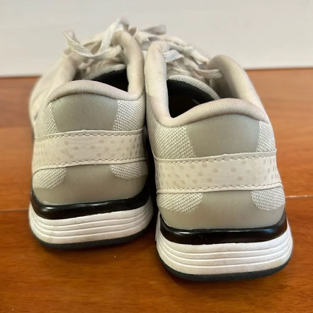 New Balance Light Gray/White Cush Running Shoes Women’s‎ Size 8.5